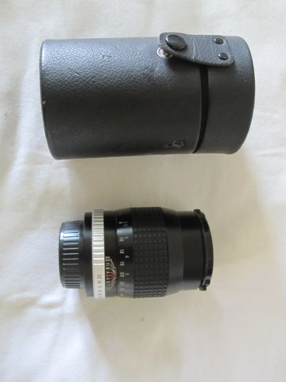 Hoya HMC Tele-Auto Camera Lens w/ Case- f=135mm, 1:2:8, 52